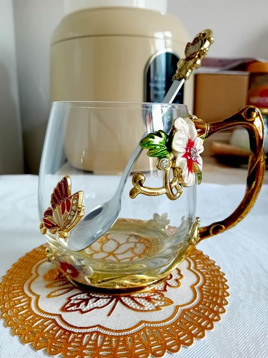 Set cafea: ceașcă și linguriță + suport