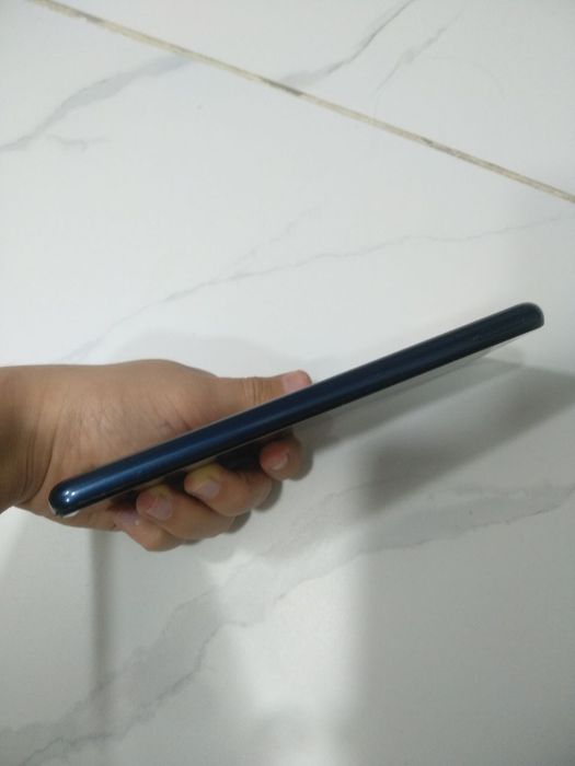 Samsung m12 sotiladi