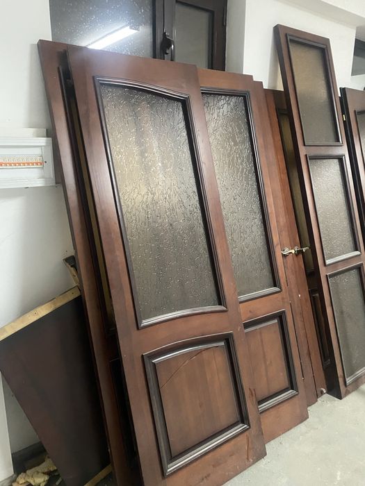 Деревянная дверь