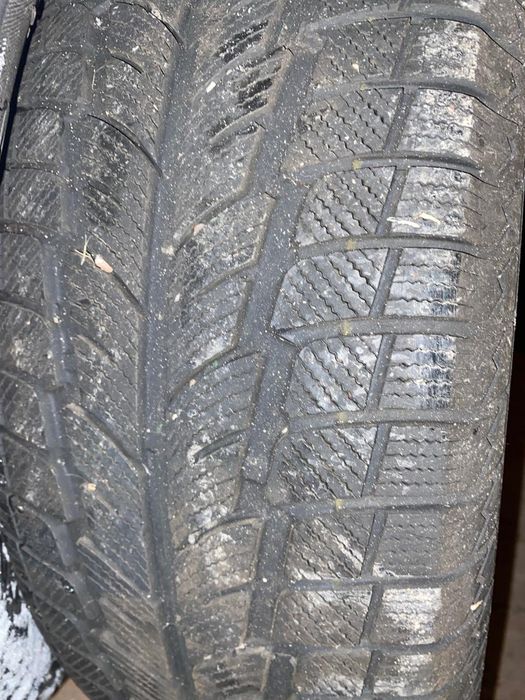 Продам резину 2 балона