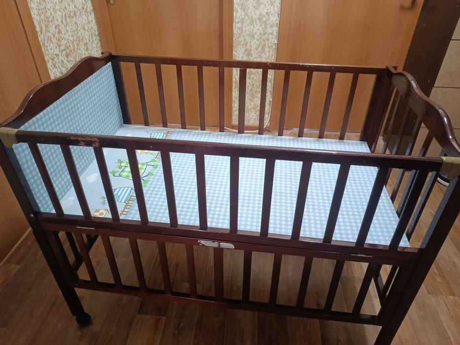 Продам кроватку детскую