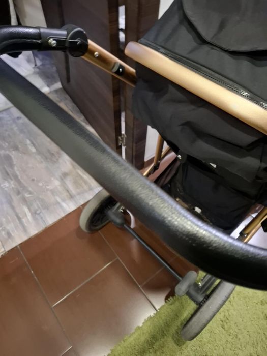 Бебешка количка Moni