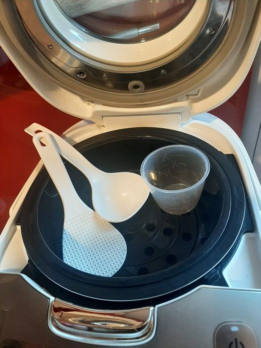 Vând advanced multicooker Tefal 12-in-1, stare foarte bună