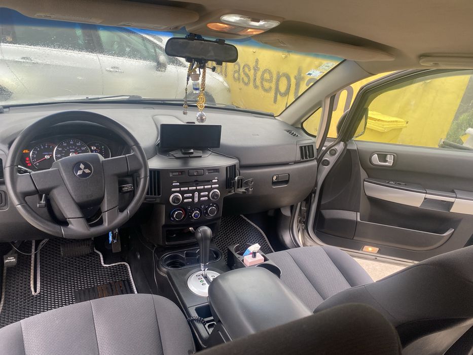 Mitsubishi Endeavor 2007 benzină, 4.990 € — imagine 2