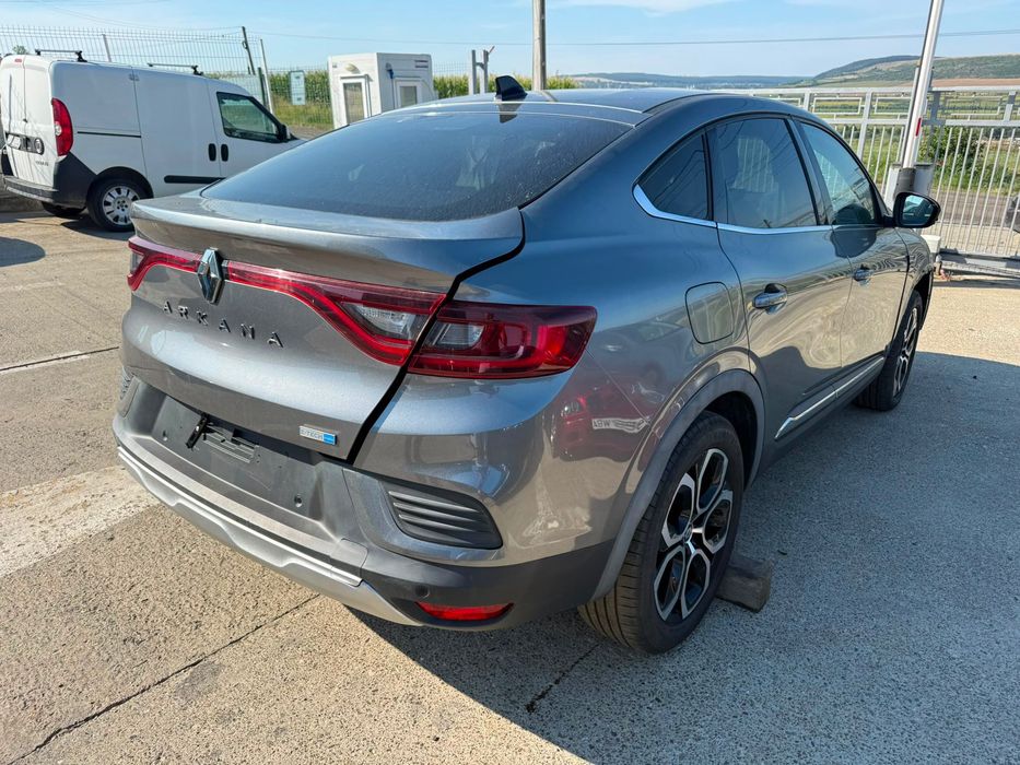 Dezmembrez Renault Arkana 2021 gri tekad 1.6 E-Tech Hybrid H4MC632 volan stanga