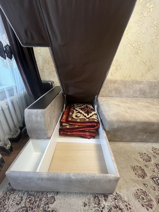 Продам диван в хорошем состоянии