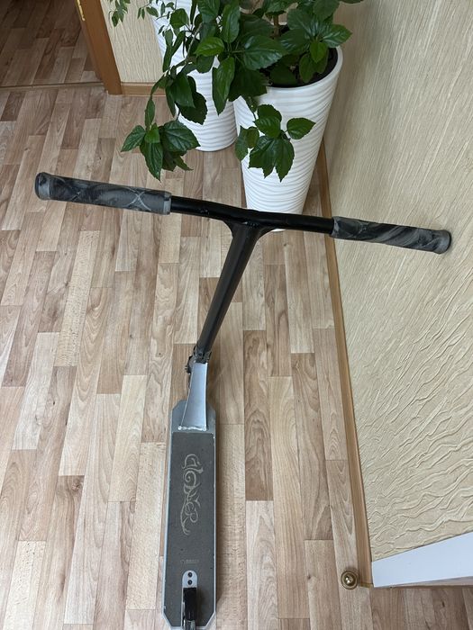 Продам трюковой самокат в отличном состоянии