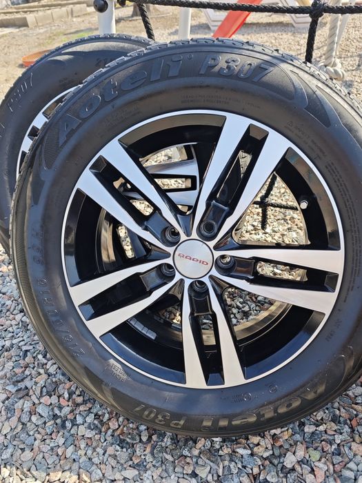 Продам диски с шинами R16 комплект