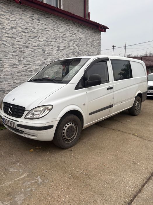 Vând Mercedes-Vito