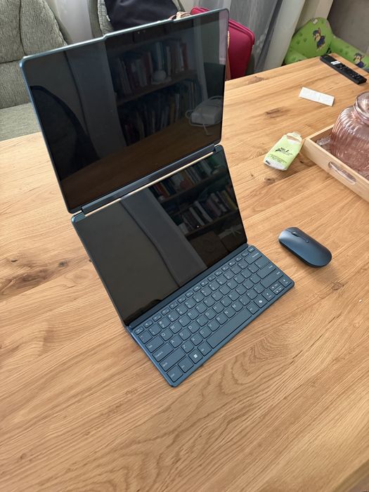 Lenovo Yoga Book 9i – 2 OLED екрана, Ultra 7, 16GB, 1TB, гаранция