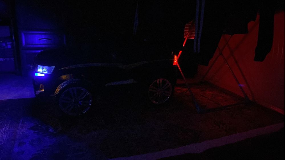 Детская машинка электрокар