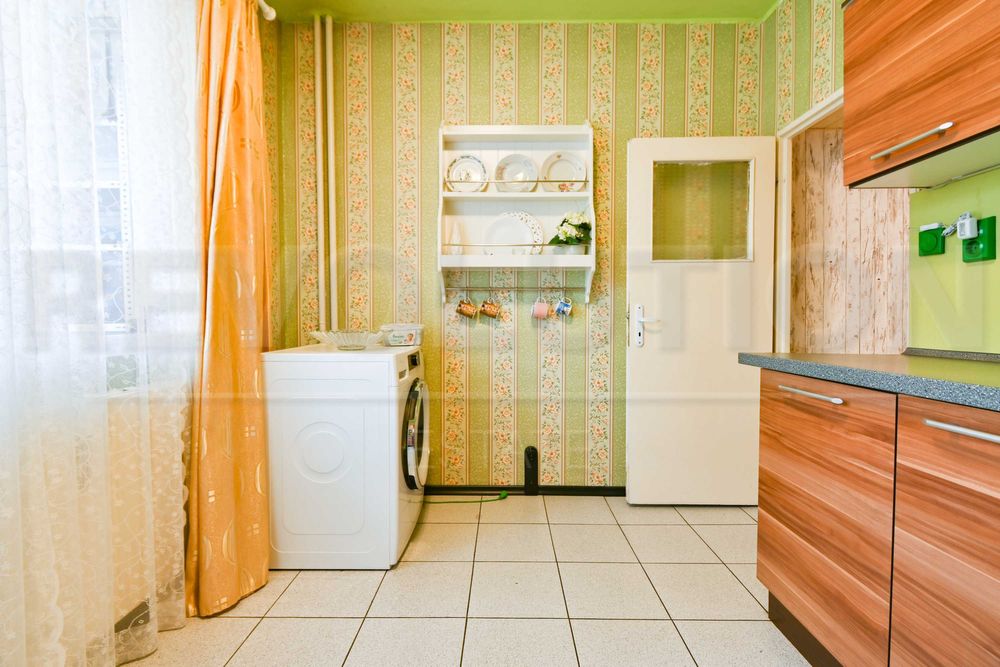 Продава се Четиристаен апартамент в София, Надежда 1 - 90 кв.м за 2289 €/кв.м - Снимка #1