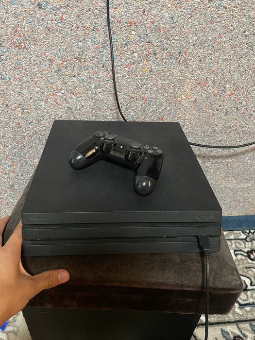 Pleysteyshn 4 pro 1 tb