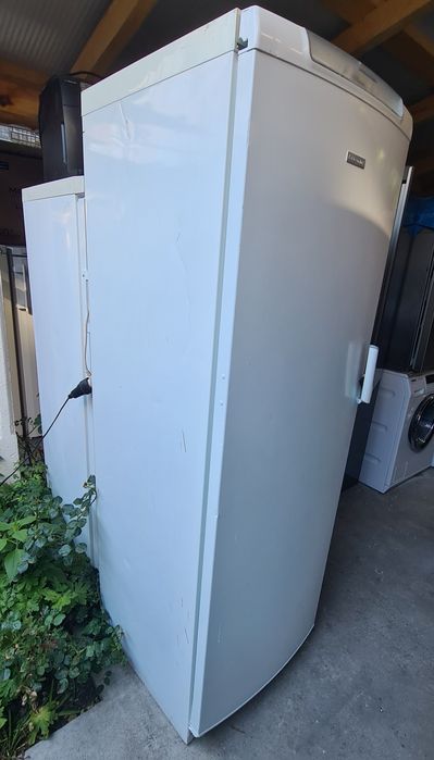 Хладилник с вентилатор Electrolux ERE38400W  180см А+