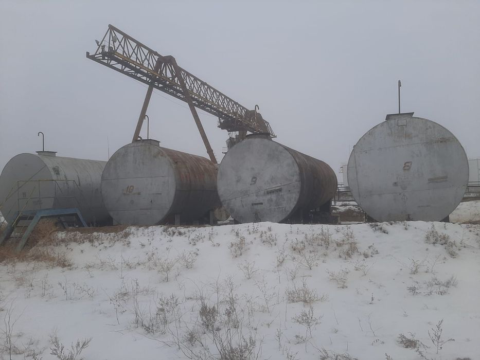 Ёмкость двадцать пять кубов и пятьдесят кубов