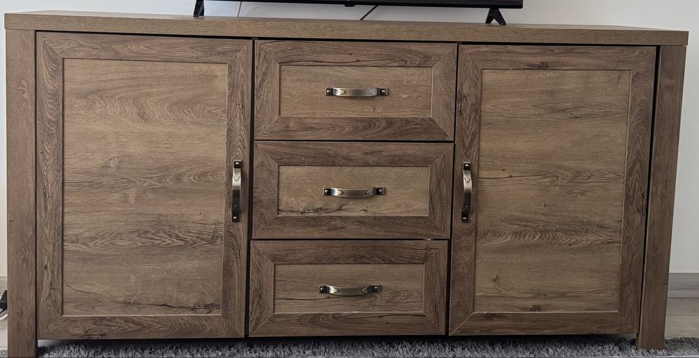 Vand cadru pat+ saltea, comoda, dulap (se pot vinde si separat)