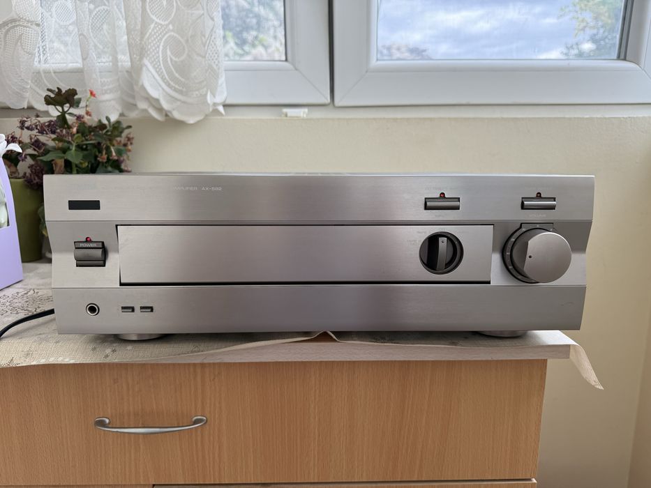 Yamaha AX-592 Качествен стерео усилвател