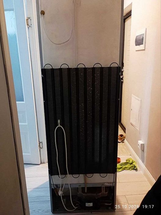 Продам холодильник Indesit