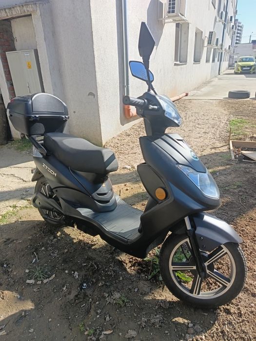 Vand scuter electric