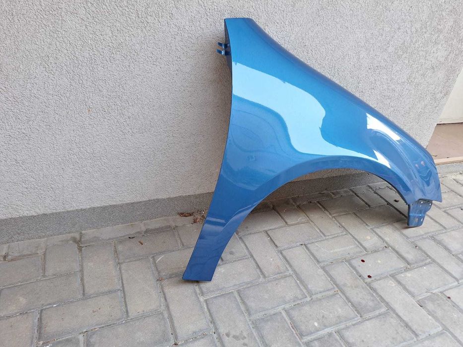 Aripa Fata Dreapta VW Golf 5/V An 2004-2008 Vopsita Albastru Deschis