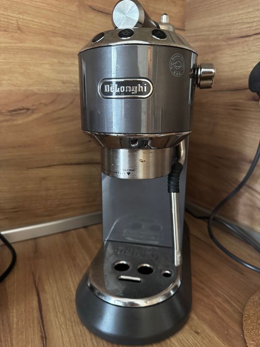 DeLonghi Dedica Arte кафе машина