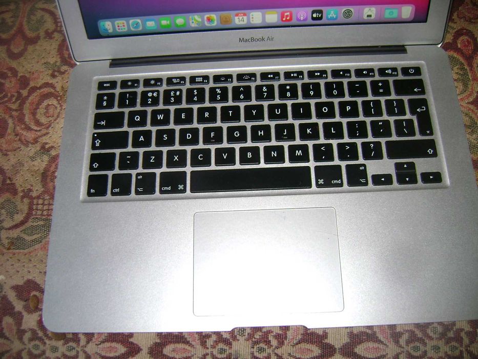 Лаптоп MacBook Air A1466 - i5, 4 GB RAM,128 GB SSD, 4 часа батерия, 2014 г