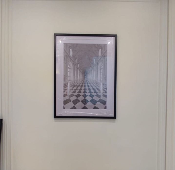 Картины в рамке под стеклом