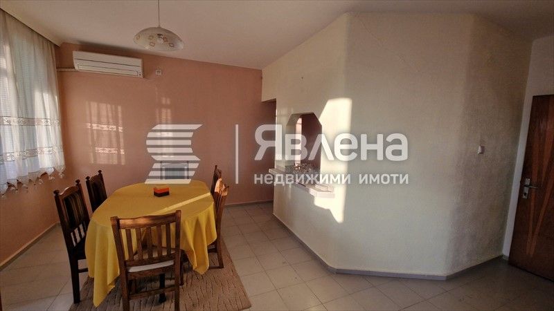 Без Такса!! Тристаен в центъра на Несебър!!