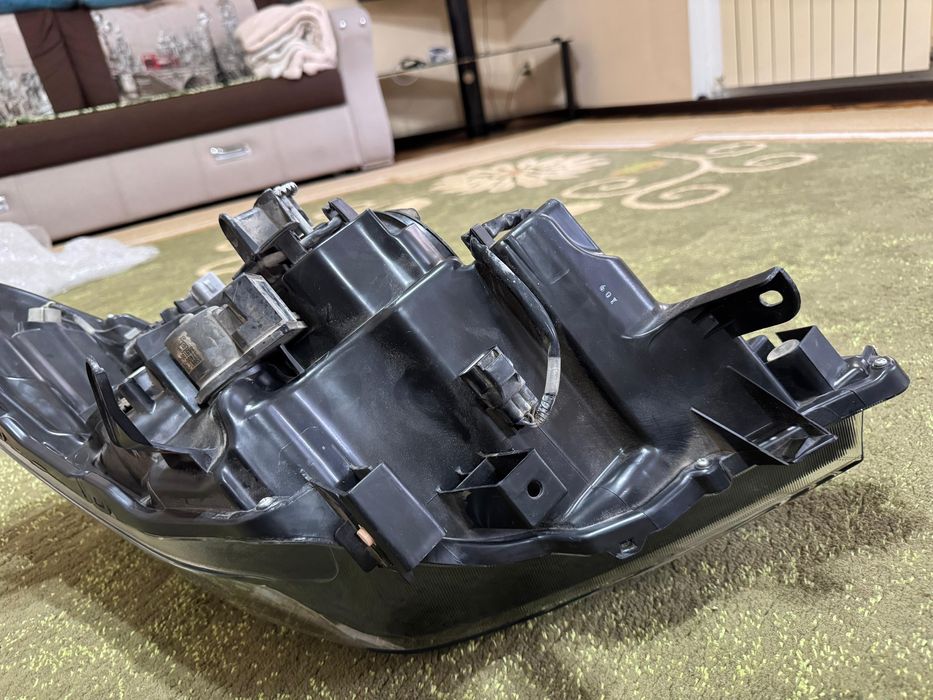 Продам фары на 155 прада