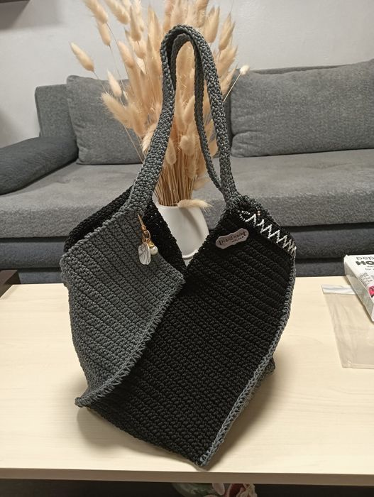 Vând poșete crosetate ,preț depinde de model