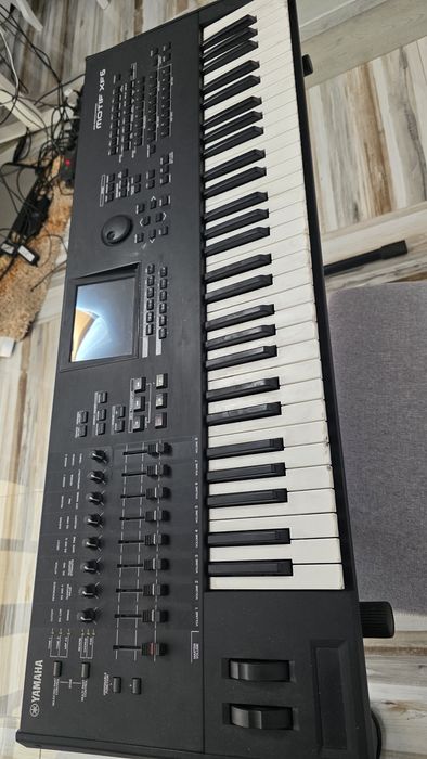 Vand orga Yamaha Motif XF6