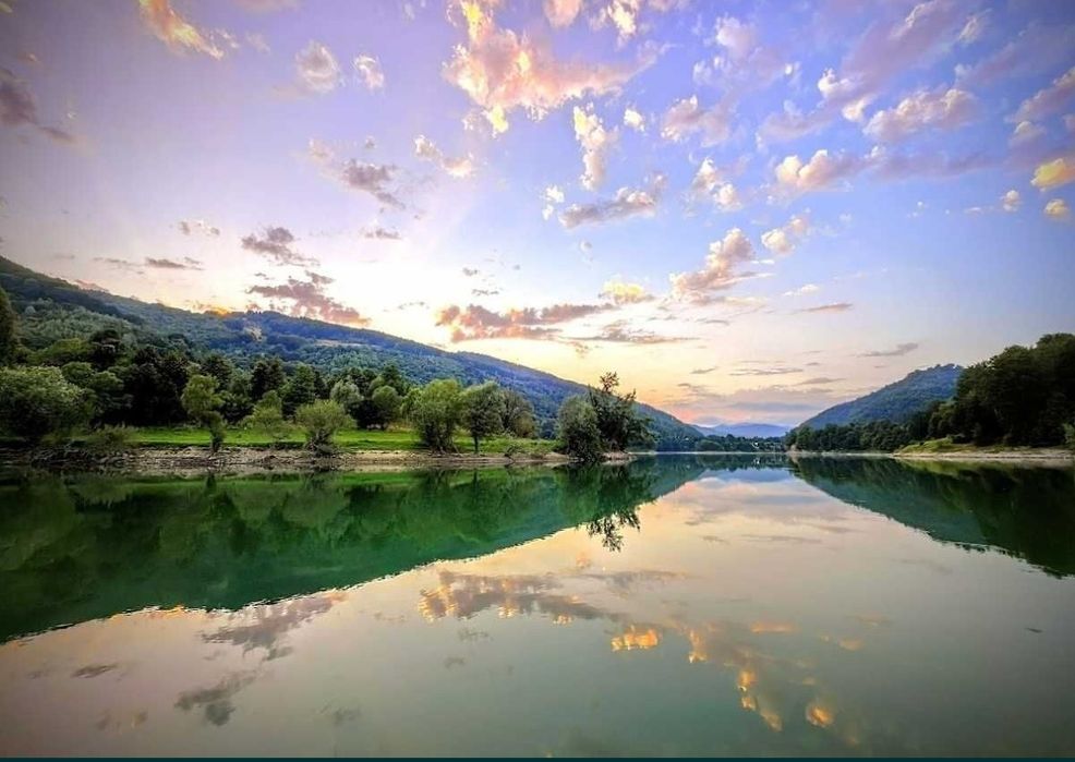 Vând 2 loturi lacul Paltinu
