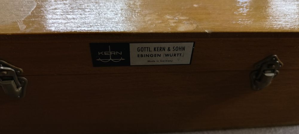 Везна за определяне на плътността на течностите Kern