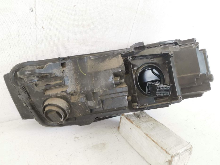 Десен фар Лед Матрикс Ауди Q5 SUV [FY] Оригинален Повреден Audi Q5 SUV