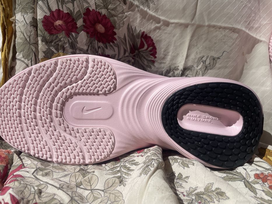 vand adidasi nike uplift SC-Originali~marimea 38,5