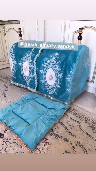 Бесиктер, Сандыктар, жасаулар