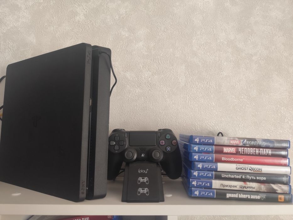 Продам PS 4 Slim 1tb с дисками Торг