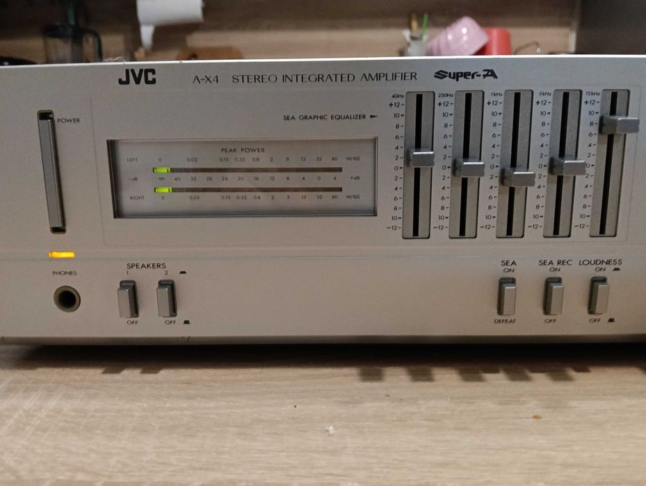 Усилвател JVC AX4