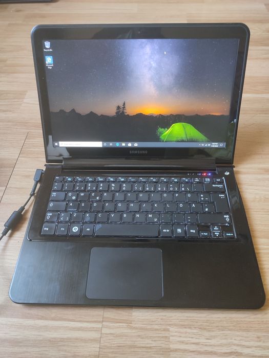 Laptop Samsung 900x - i5-2537m/8gb/128Gb/Bat. OK/Tastatura ILUMINATA