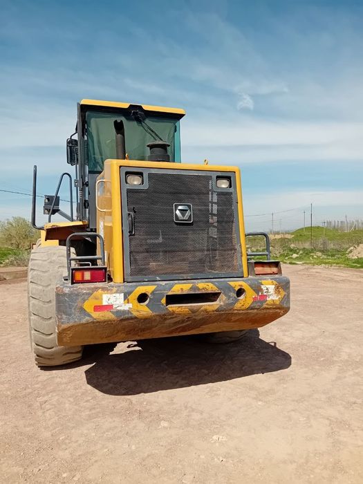 Продаётся погрузчик 3куб