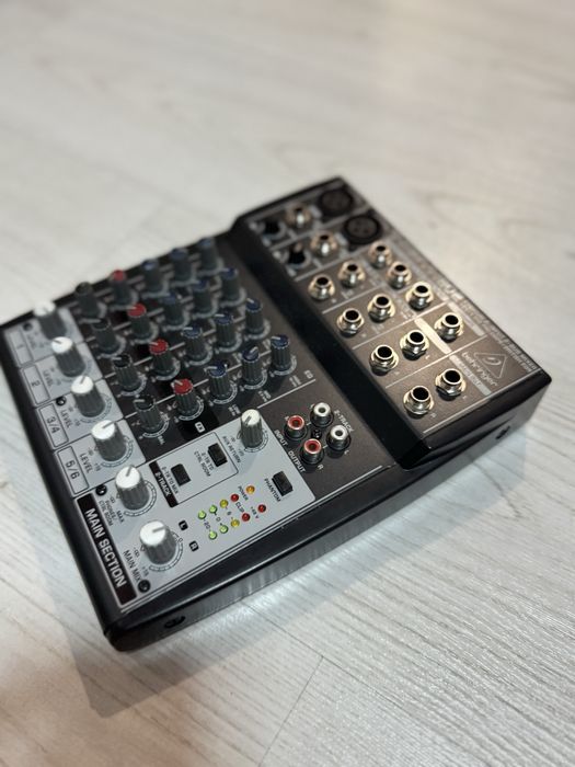 Аудио миксер, малък пулт