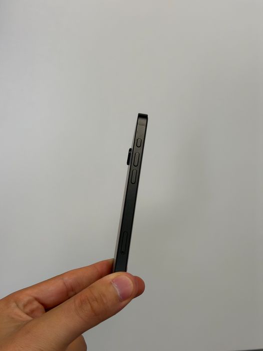 iPhone 16e - 58 цикъла