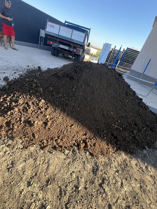 Piatra concasata / beton concasat/frezura//sorturi/Olt nisip pamant negru vegetal