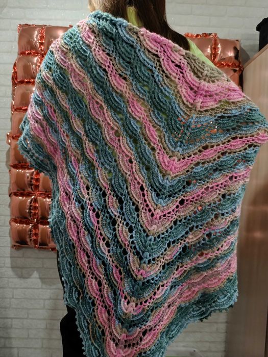 Шаль-бактус ручной работы