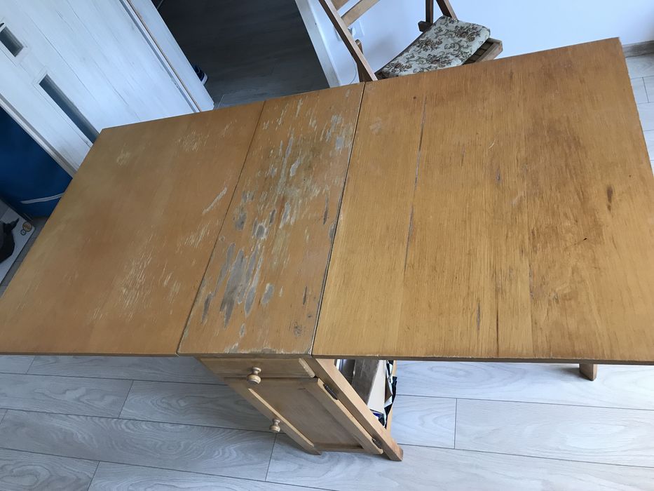 Masa extensibila și 2 scaune pliabile