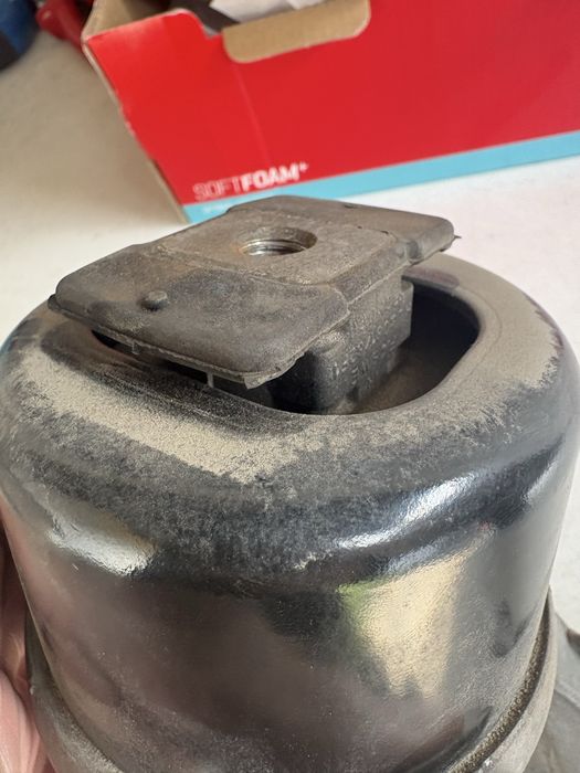 Опора (подушка) двигателя Land Rover