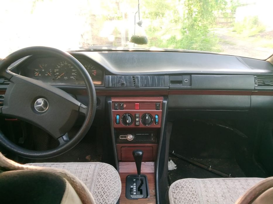 Продам Мерседес Бенс 124