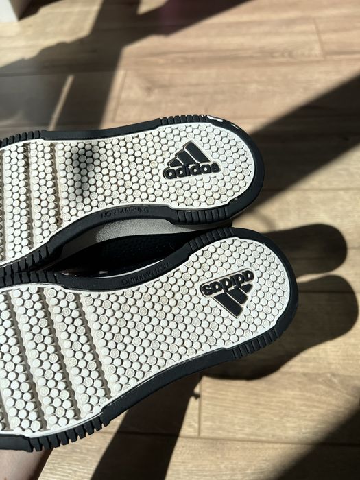 Кроссовки Adidas