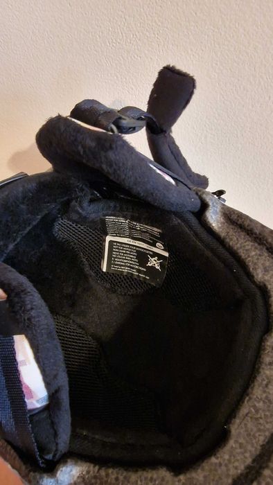 Комплект (каска Roxy, очила Uvex, ръкавици Rossignol) - 2 броя