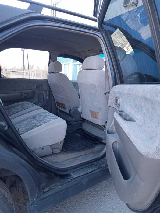 NISSAN R'nessa.  1998